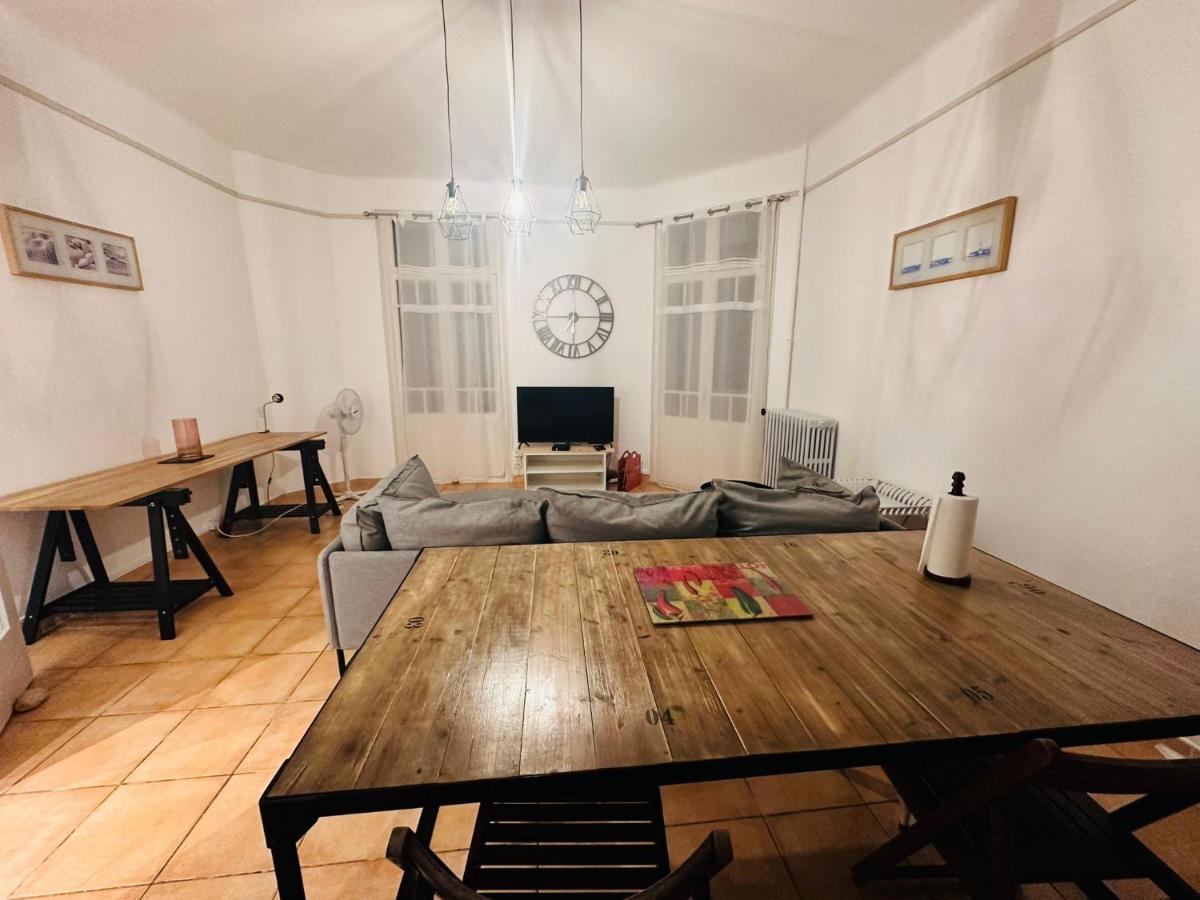 Appartement Lumineux Et Spacieux 2 Chambres Avec Parking Gratuit Dans La Rue Perpiñán Exterior foto